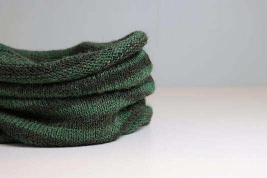 BUFF ALPAKKA STRIPET MELERT GRØNN/MELERT MØRK GRØNN - PREG Interiør