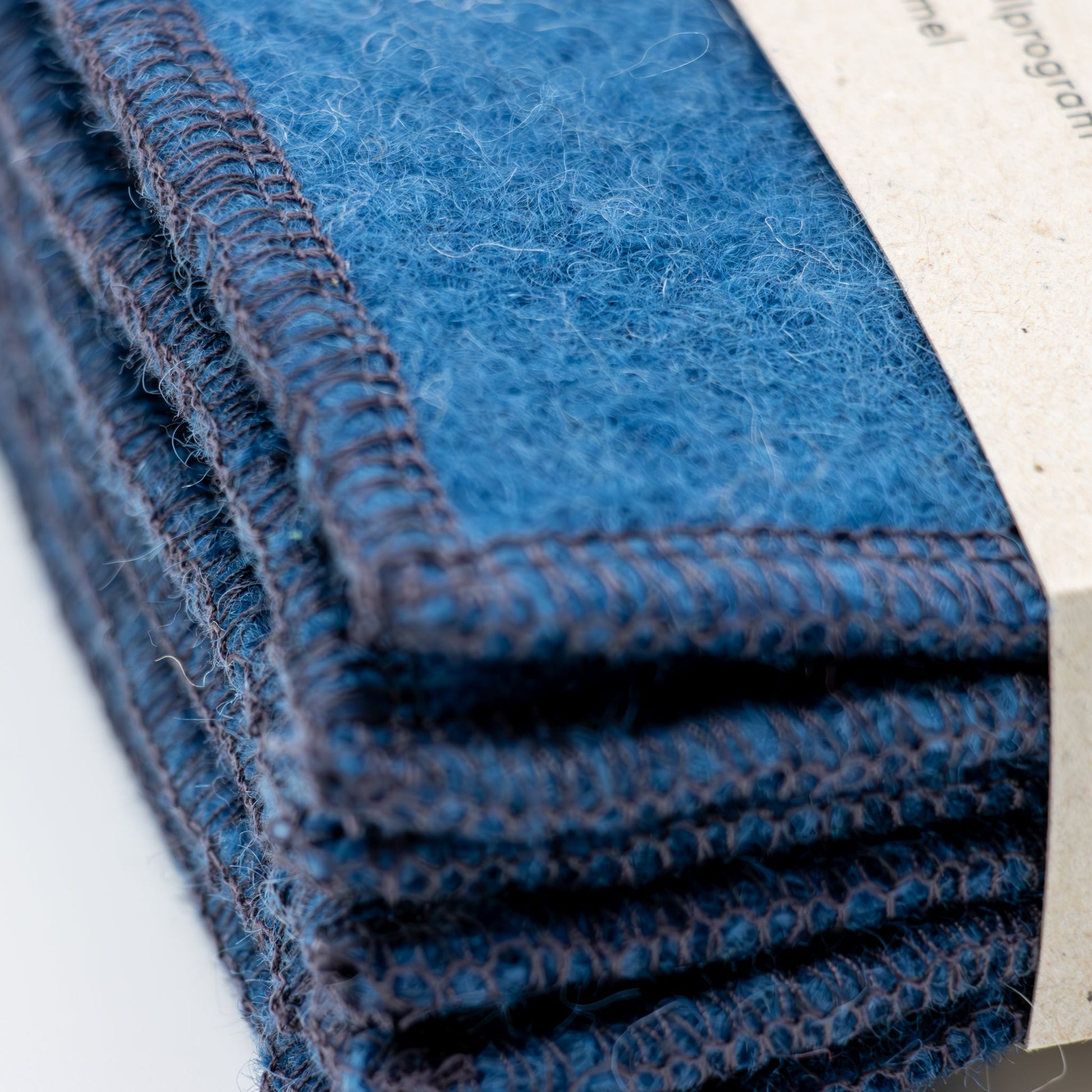 GLASSBRIKKER ULL BONDEBLÅ - PREG Interiør