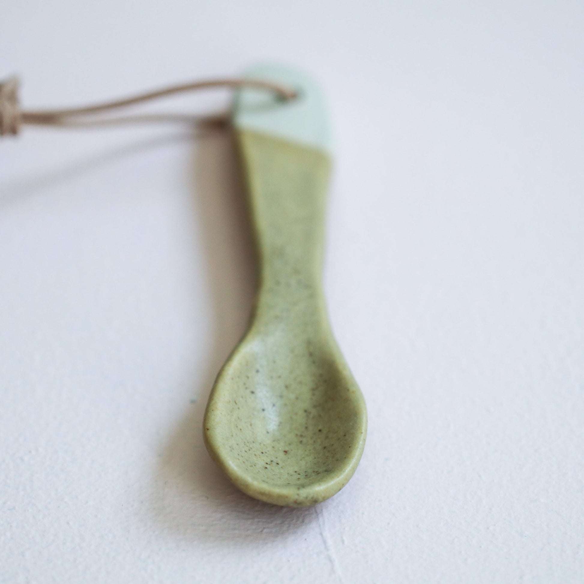 HÅNDLAGET SKJE IBERICA OKER - PREG Interiør