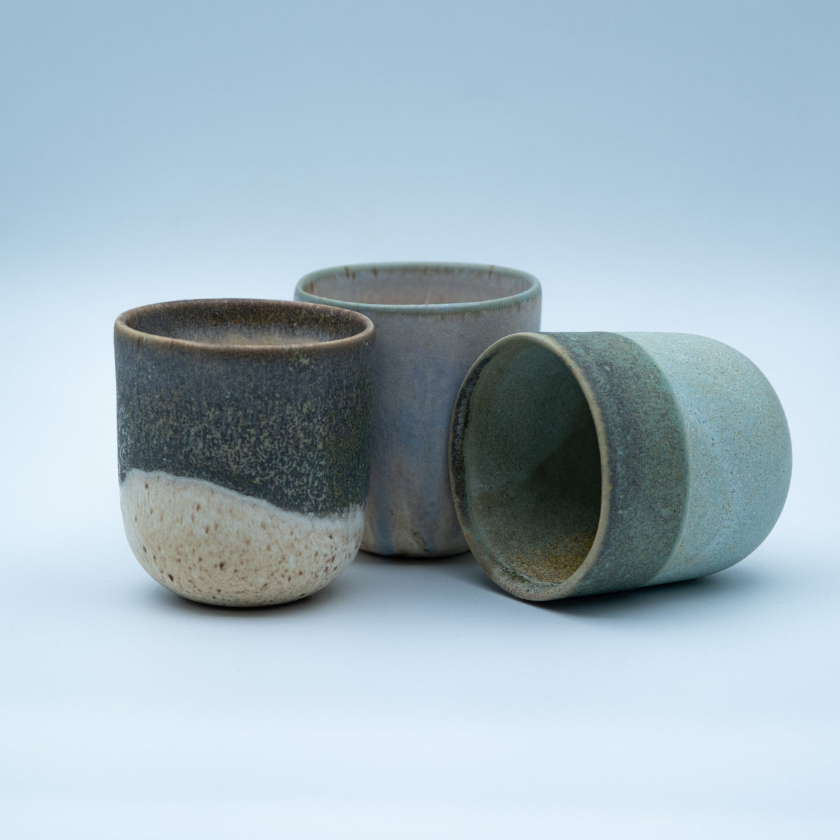 Kopp Grazie lyseblå og Celadon mørk grønn - PREG Interiør