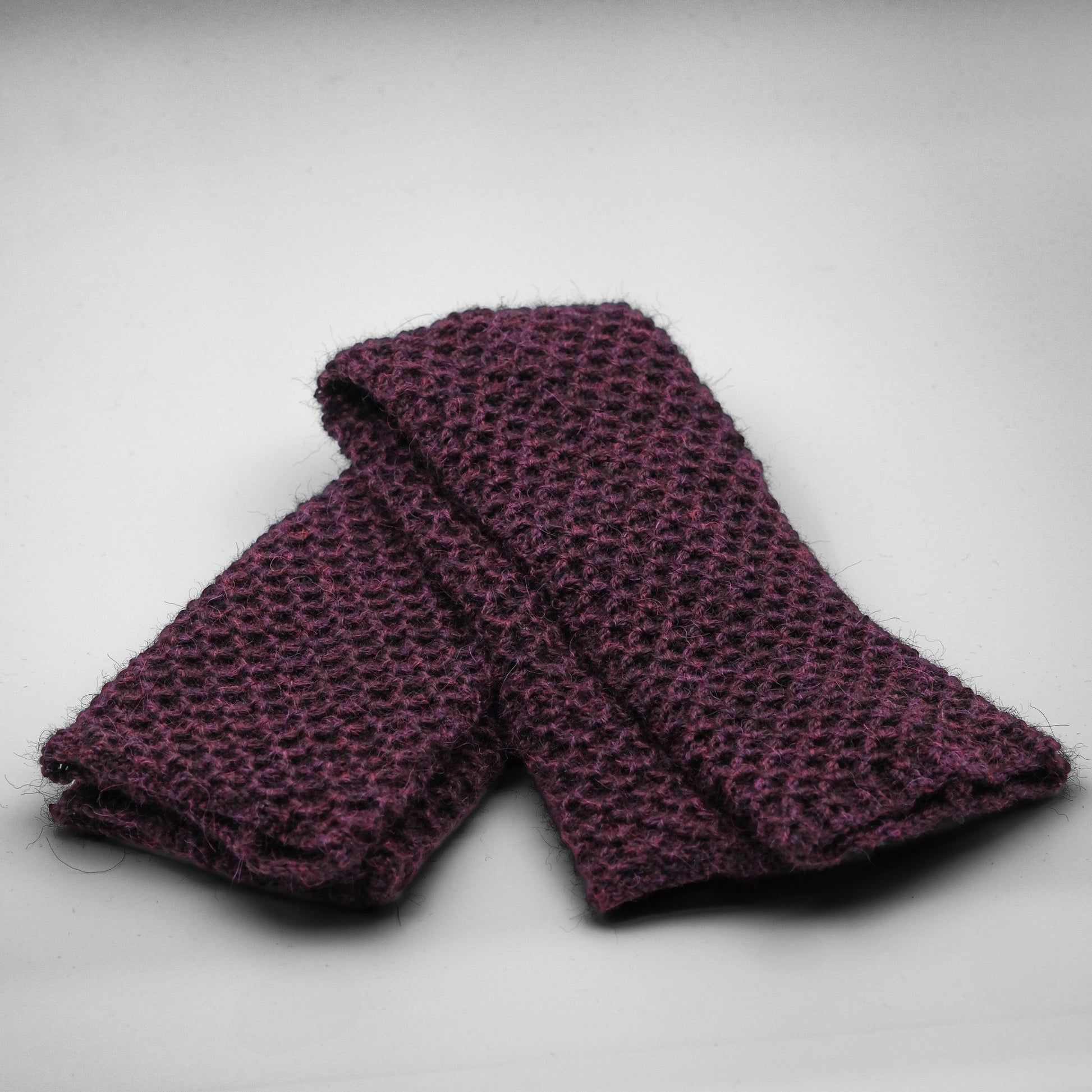 LEGGVARMERE ALPAKKA MELERT PLOMME - PREG Interiør