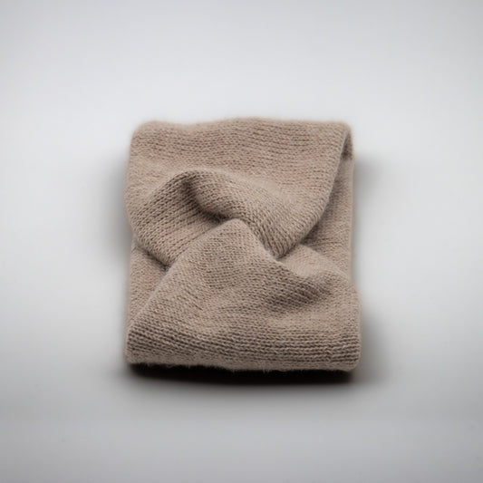 PANNEBÅND TVIST ALPAKKA VARM BEIGE - PREG Interiør