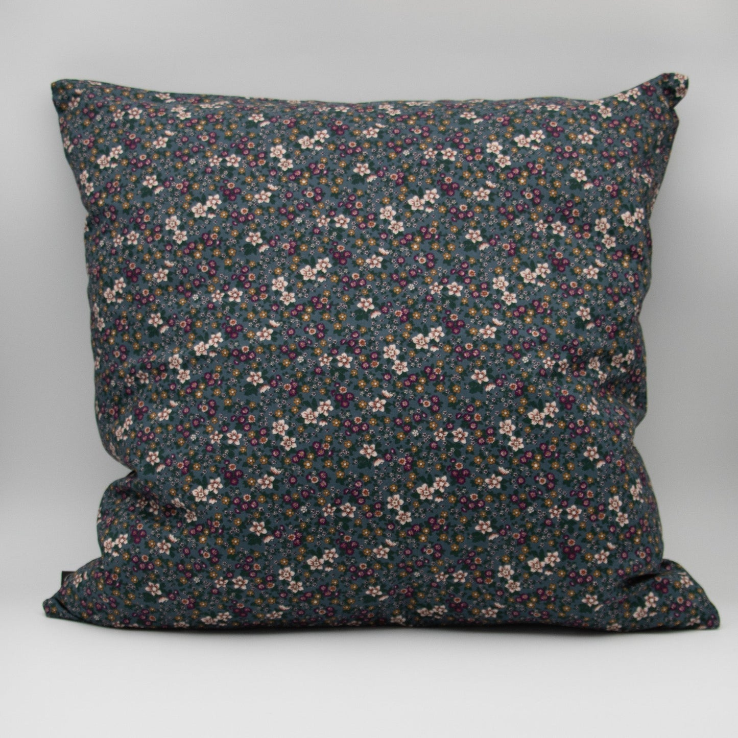 PUTETREKK 50 X 50 PETROL MED BLOMSTER - PREG Interiør