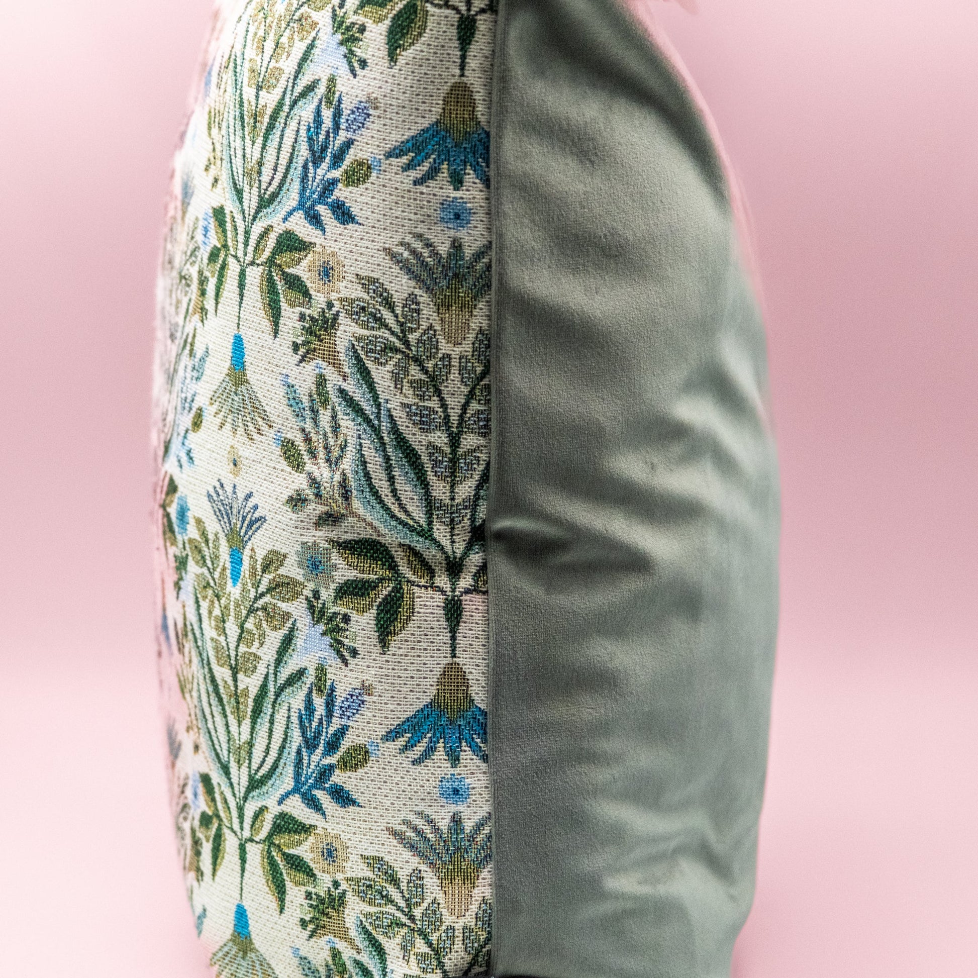 Putetrekk gobelin tre med blomster blå/grønn - PREG Interiør