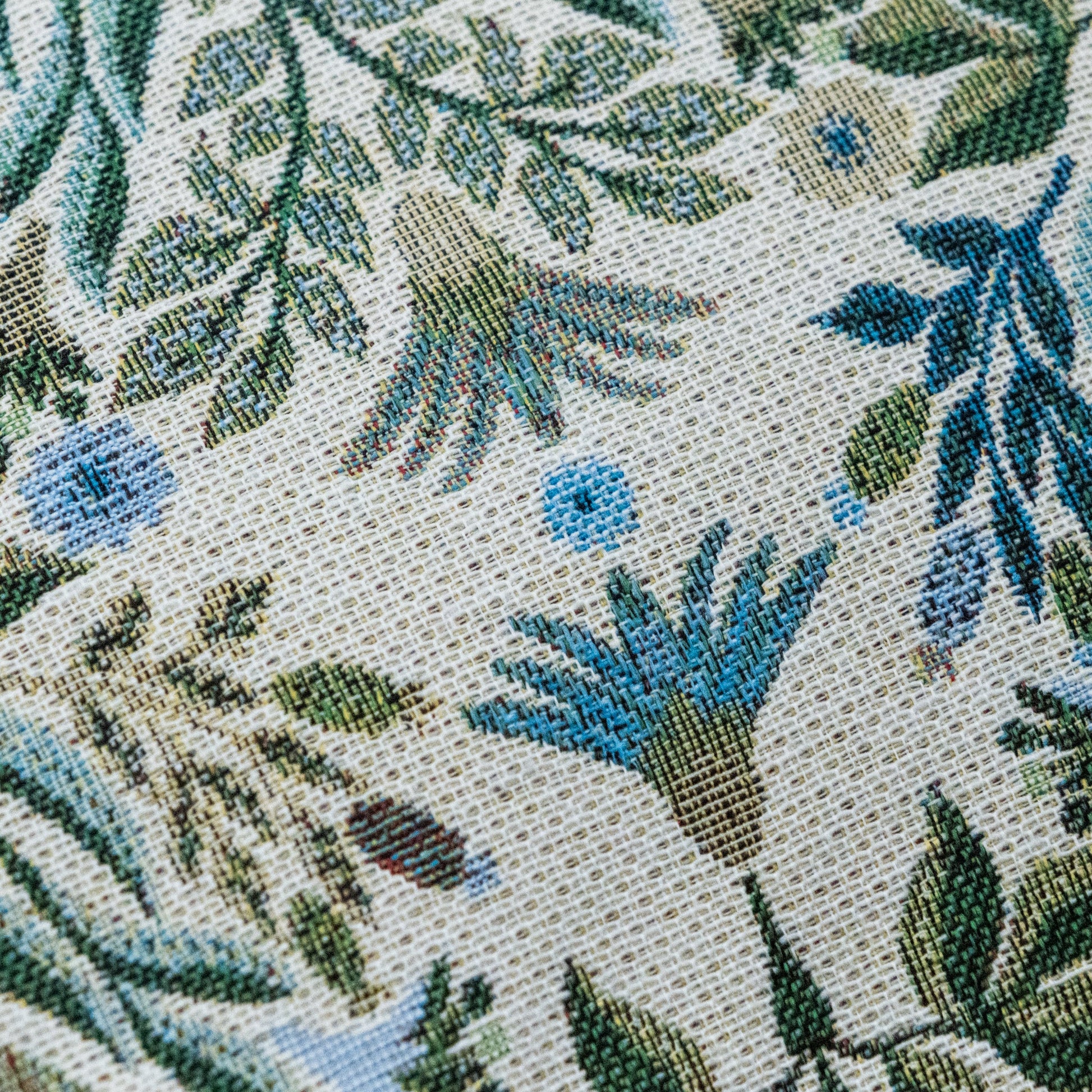 Putetrekk gobelin tre med blomster blå/grønn - PREG Interiør