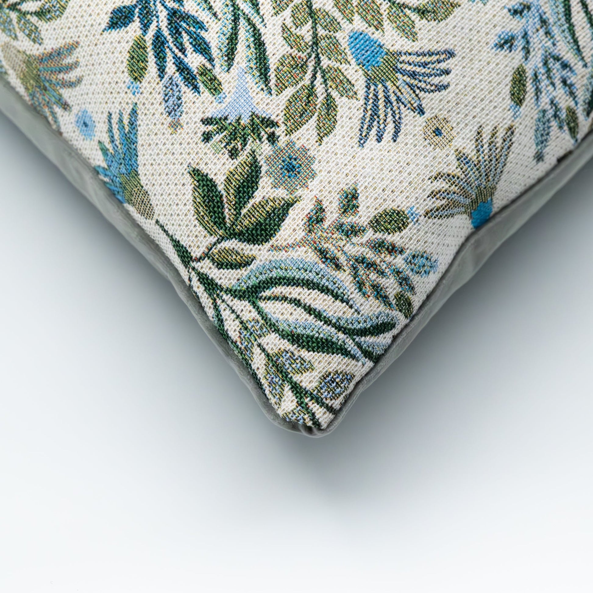 Putetrekk gobelin tre med blomster blå/grønn - PREG Interiør