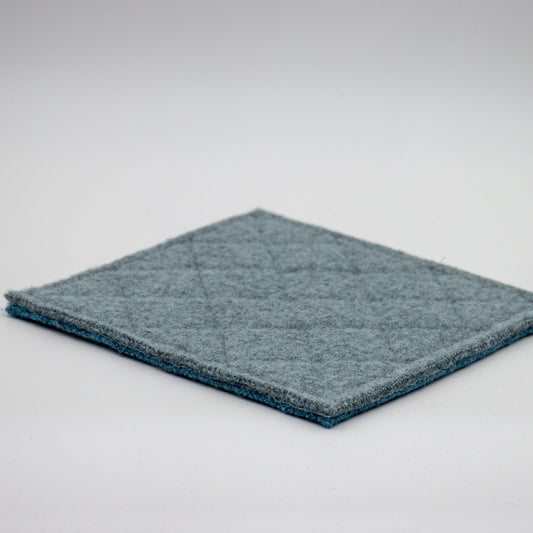 QUILTET BORDSKÅNER TO - FARGET MELERT GRØNNTURKIS/MELERT FLYBLÅ - PREG Interiør