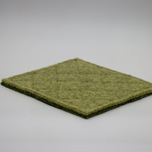 QUILTET BORDSKÅNER TO - FARGET MELERT LYS LIME/MELERT OLIVENGRØNN - PREG Interiør