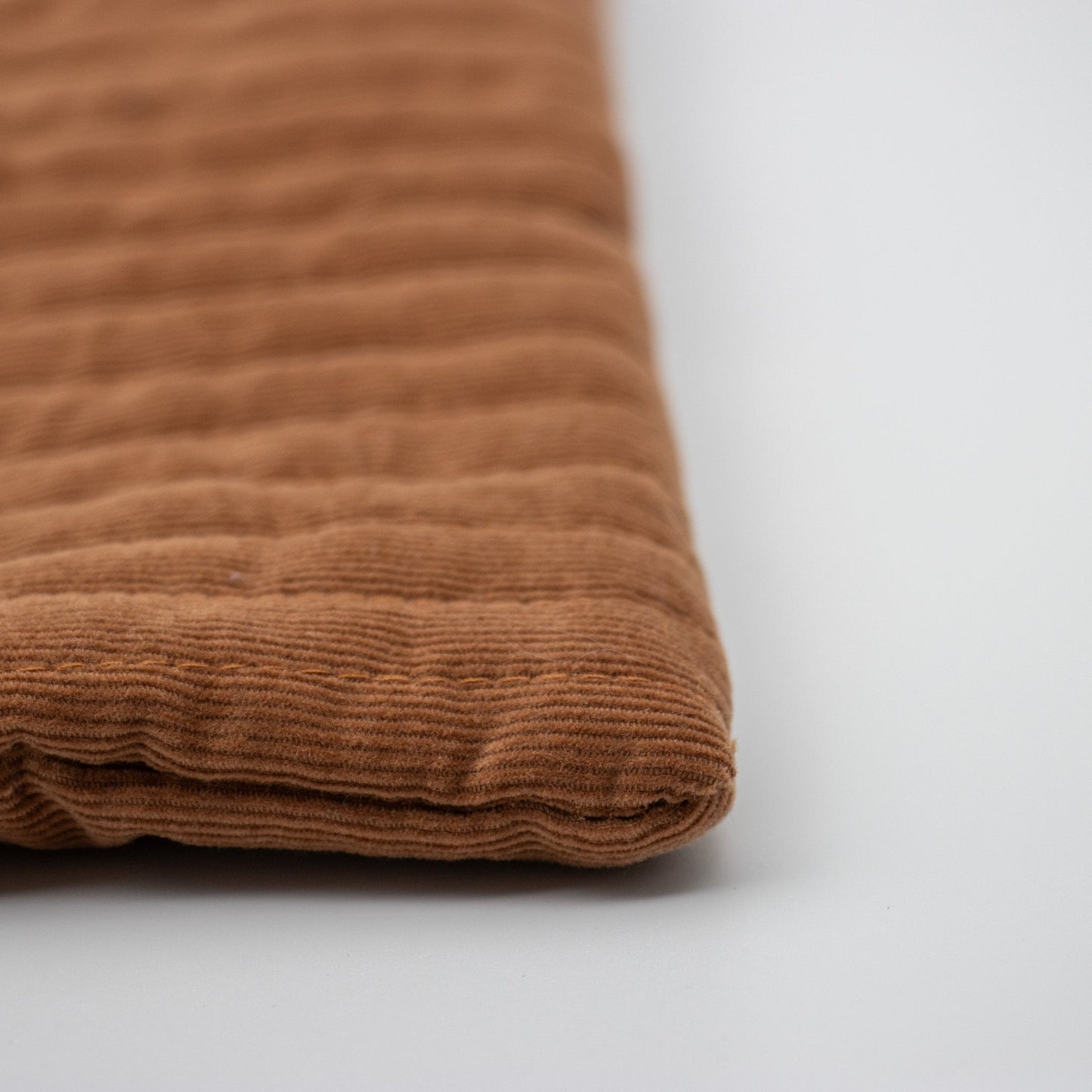 QUILTET CLUTCH BRUN KARAMELL - PREG Interiør