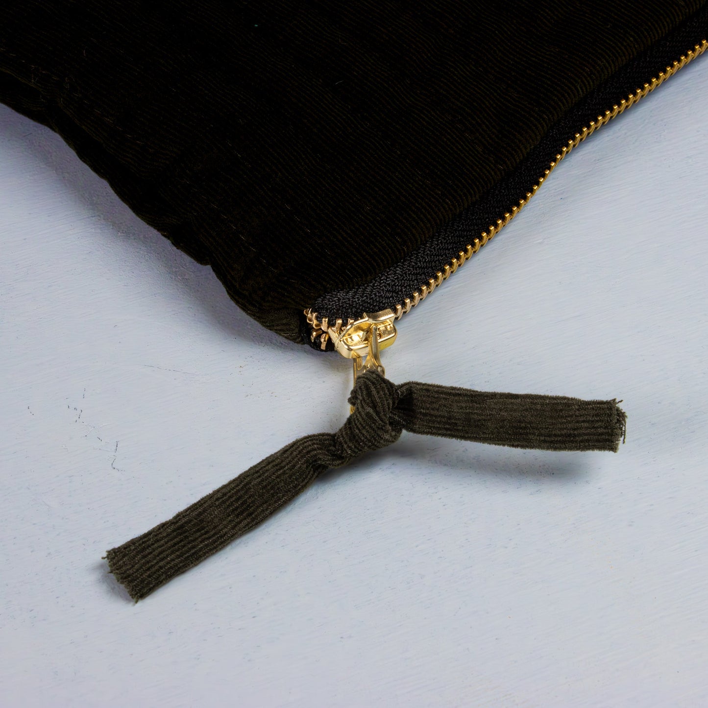 QUILTET CLUTCH MILITÆR GRØNN - PREG Interiør