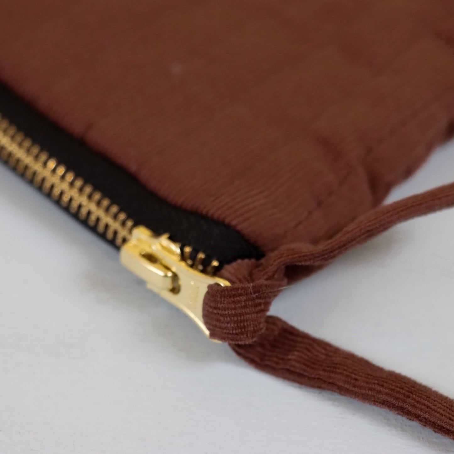 QUILTET CLUTCH NØTTE BRUN - PREG Interiør