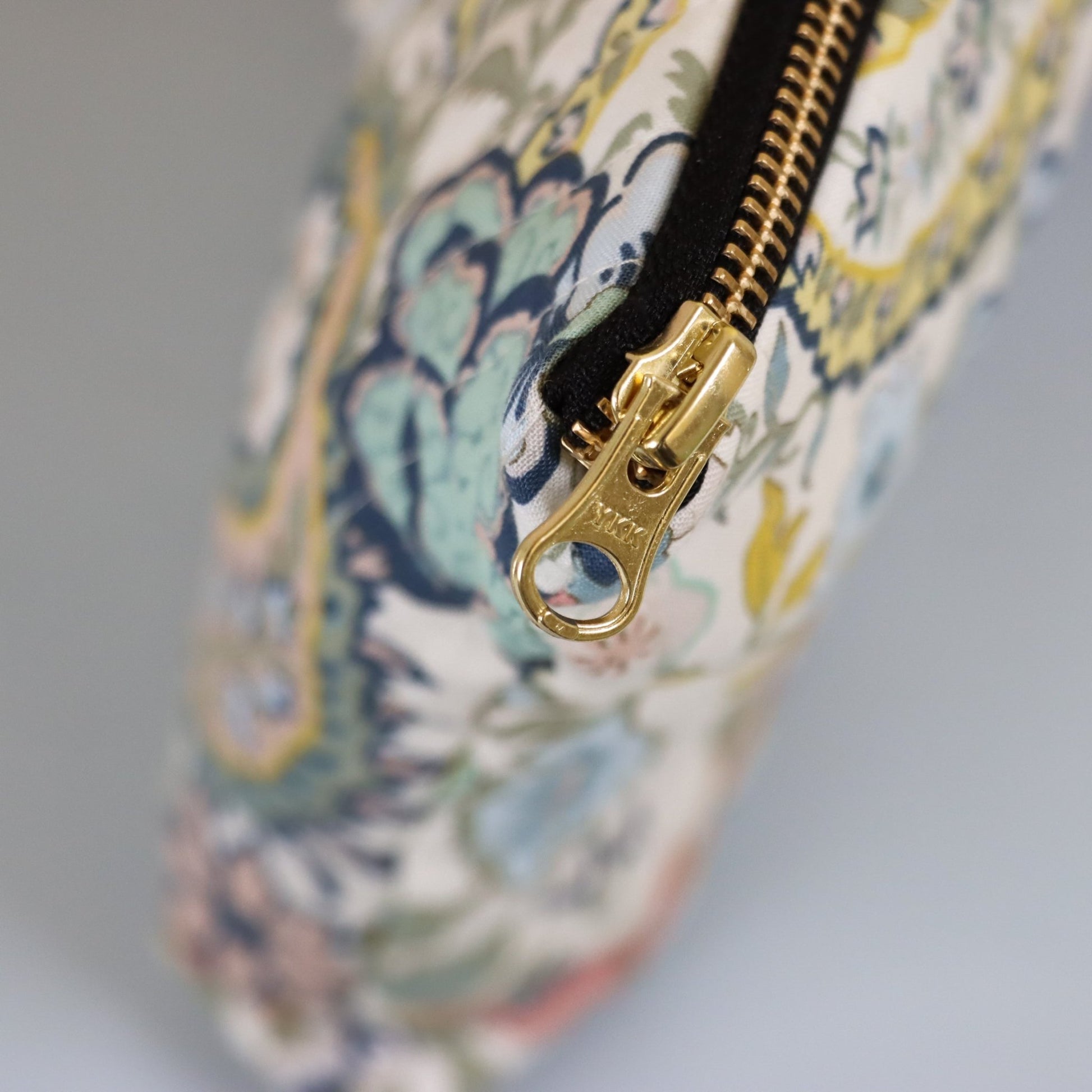 QUILTET CLUTCH STOR PAISLEY OG BLOMSTER - PREG Interiør