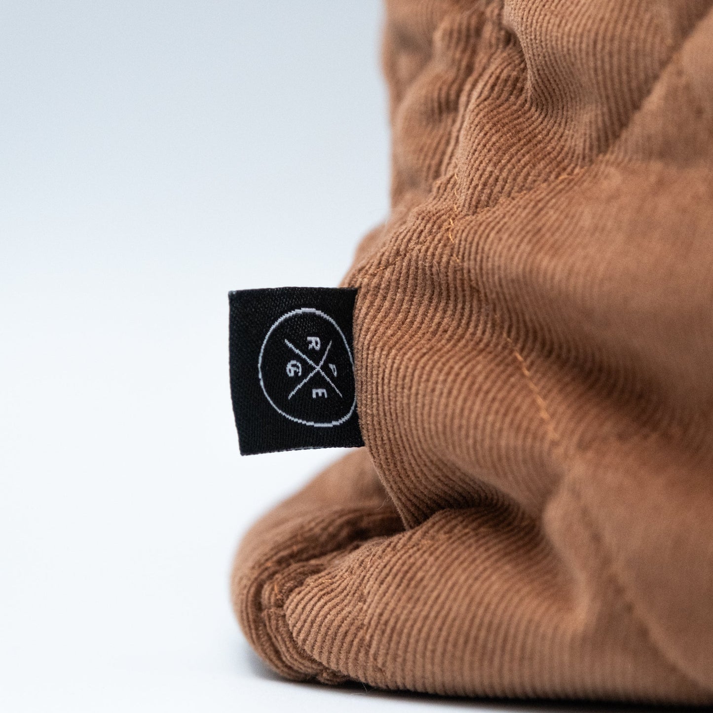 Quiltet Kristin veske baby kordfløyel karamell - PREG Interiør