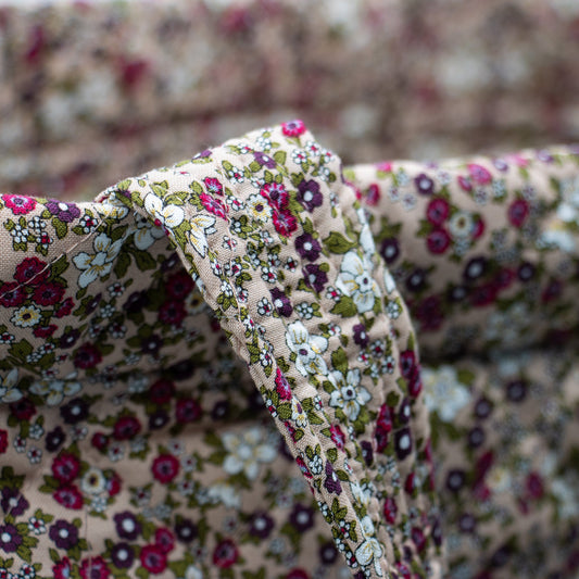 QUILTET KRISTIN VESKE LYS LYNG MED BLOMSTER - PREG Interiør