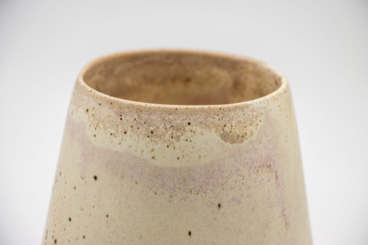 VASE RUND LITEN BEIGE FUGLEEGG - PREG Interiør
