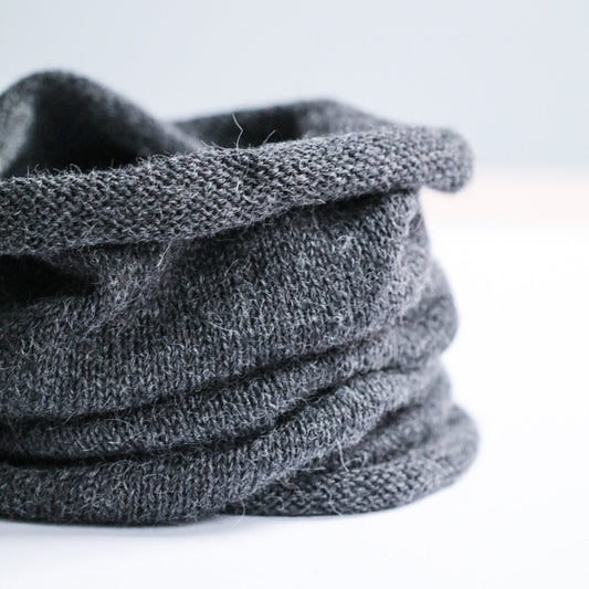 BUFF ALPAKKA MELERT KOKSGRÅ - PREG Interiør