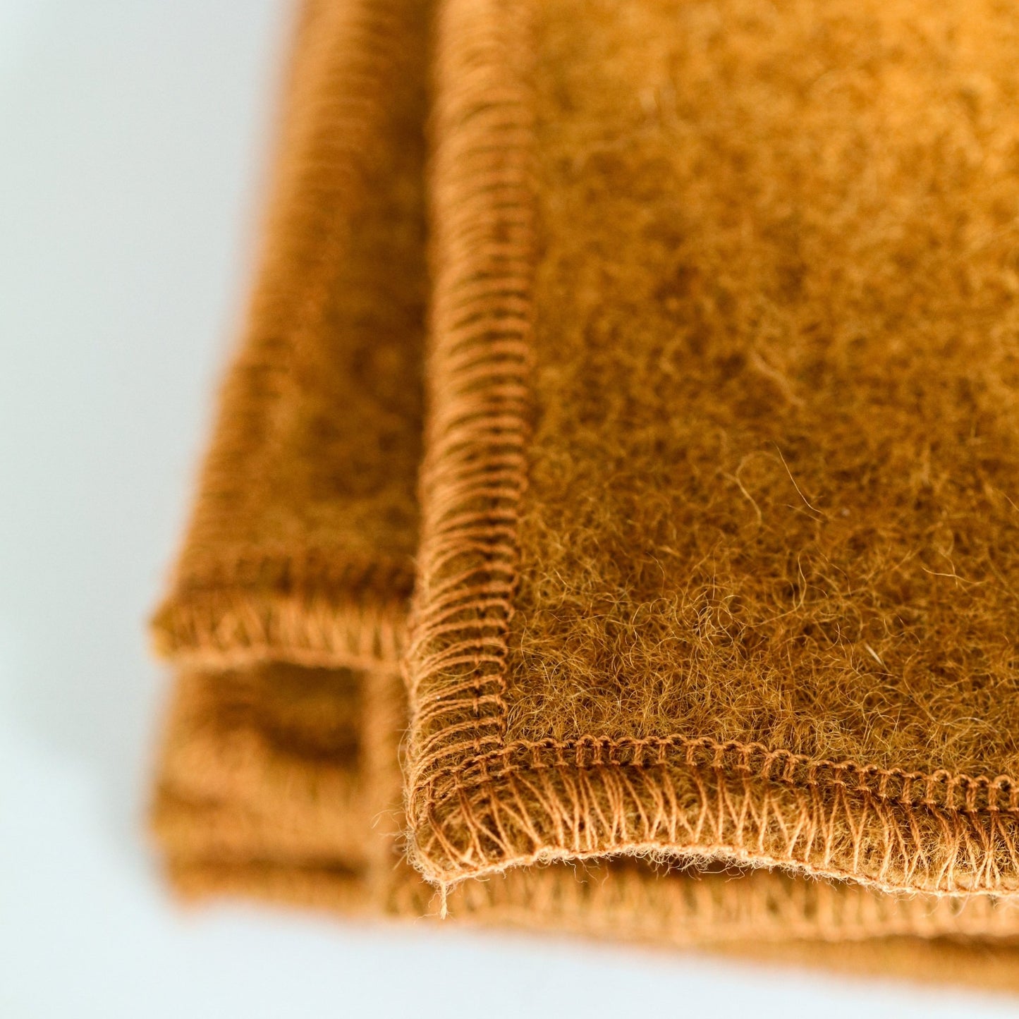 GLASSBRIKKER ULL GULBRUN - PREG Interiør