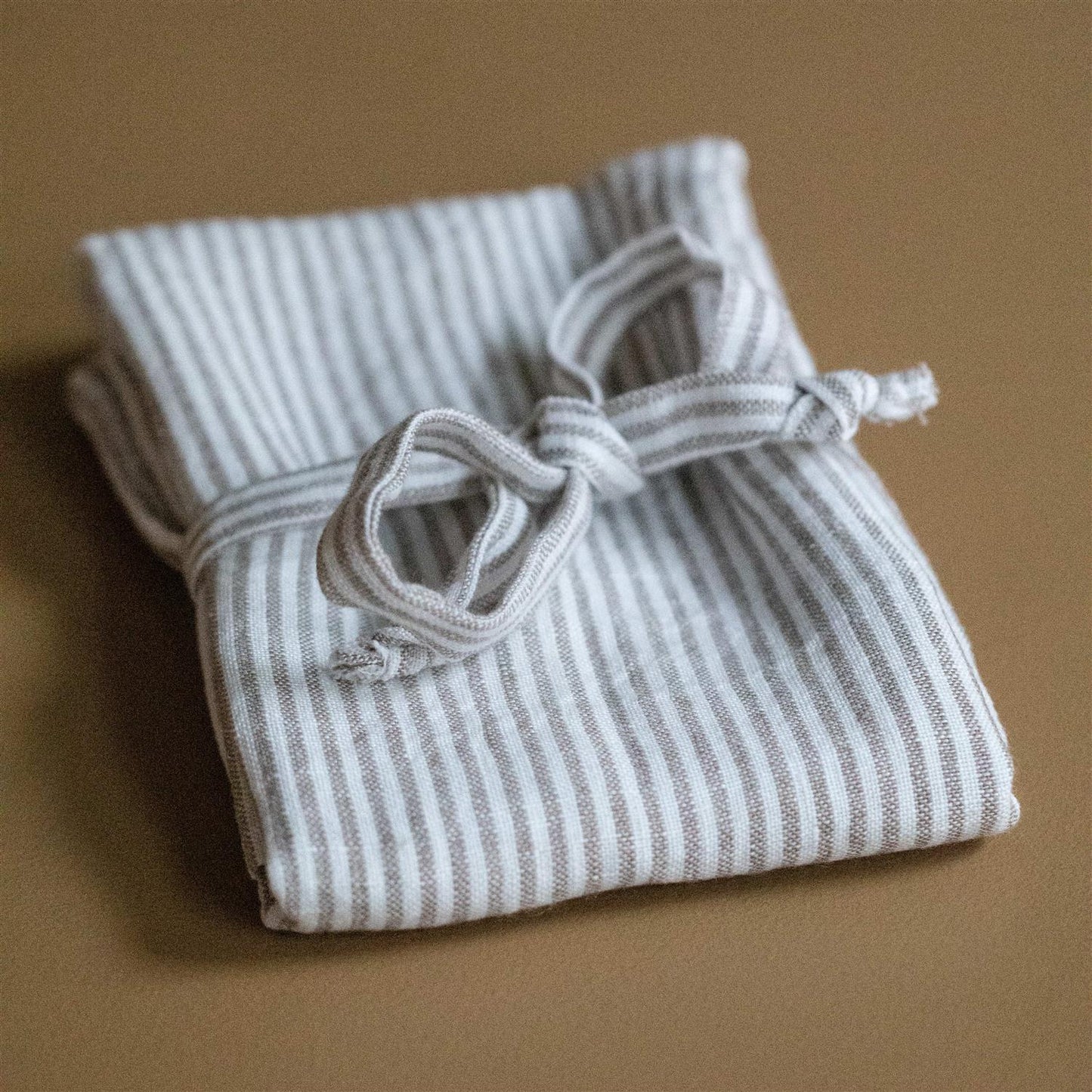 LIN BRØDPOSE NATUR MED STRIPER - PREG Interiør