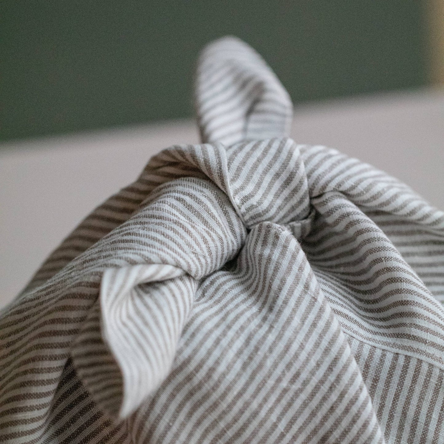 LIN KNYTEKURV NATUR MED STRIPER - PREG Interiør