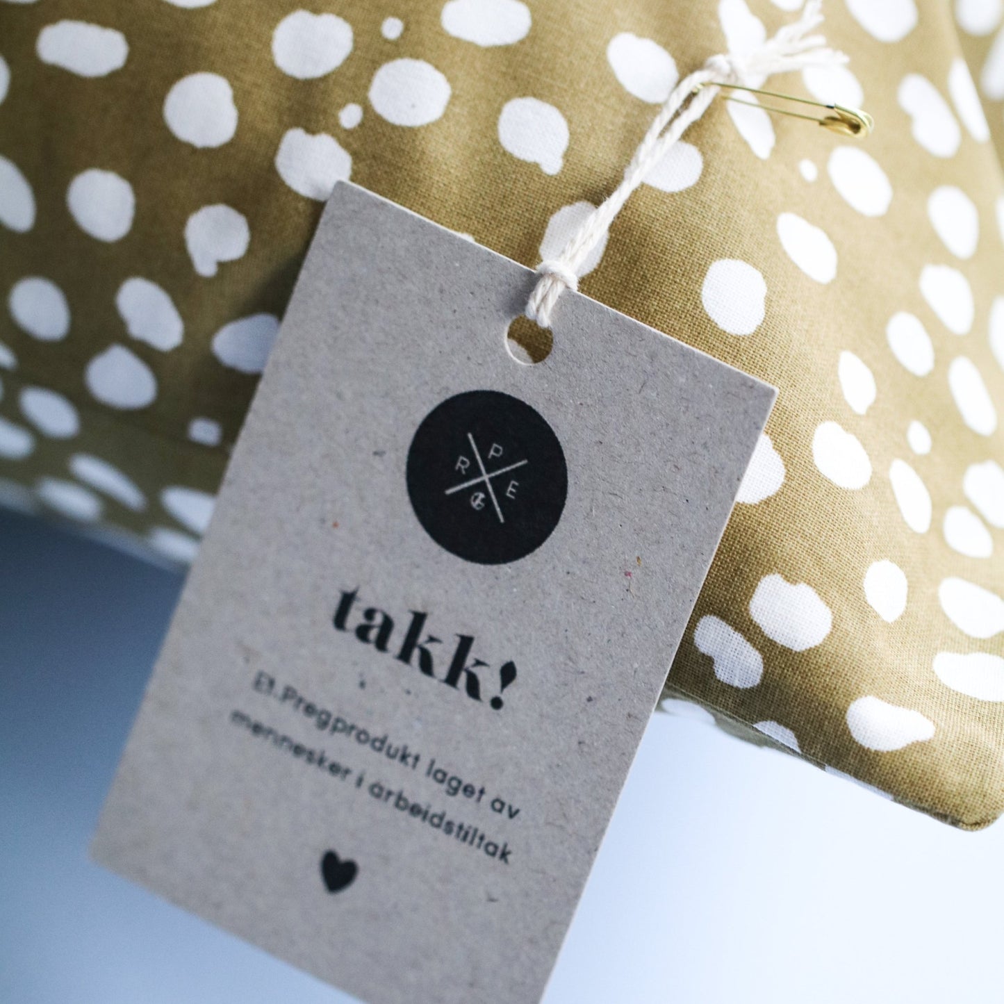 PUTETREKK 50 X 50 OLIVEN MED DOTS - PREG Interiør