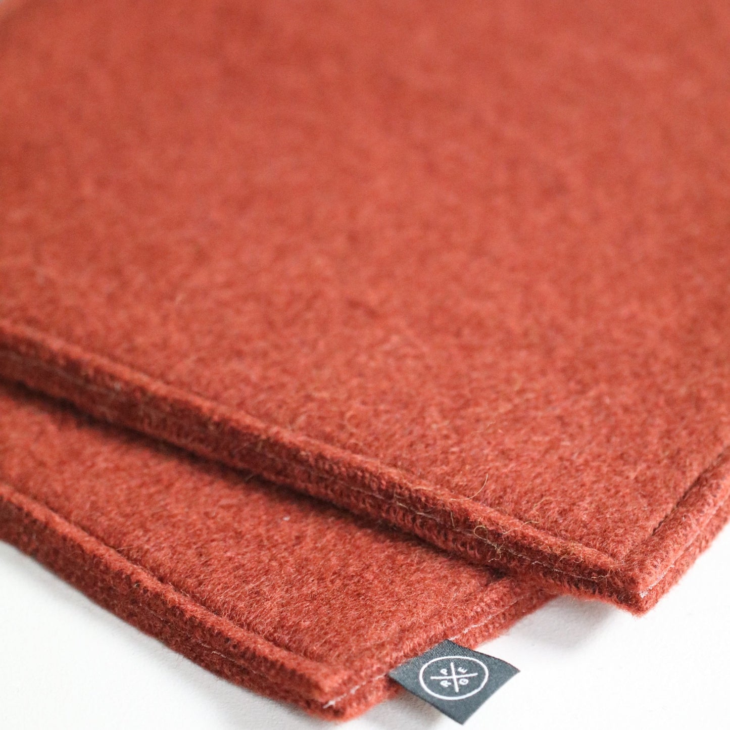 ULL GRYTEKLUTER RØDBRUN - PREG Interiør