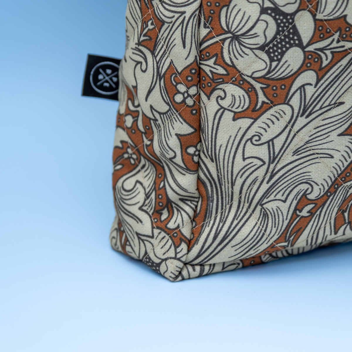Quiltet Solveig-veske brun med paisley