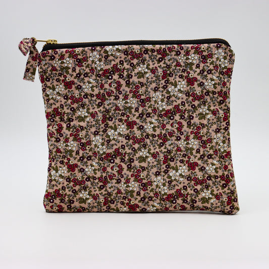 QUILTET CLUTCH LYS LYNG MED SMÅ BLOMSTER