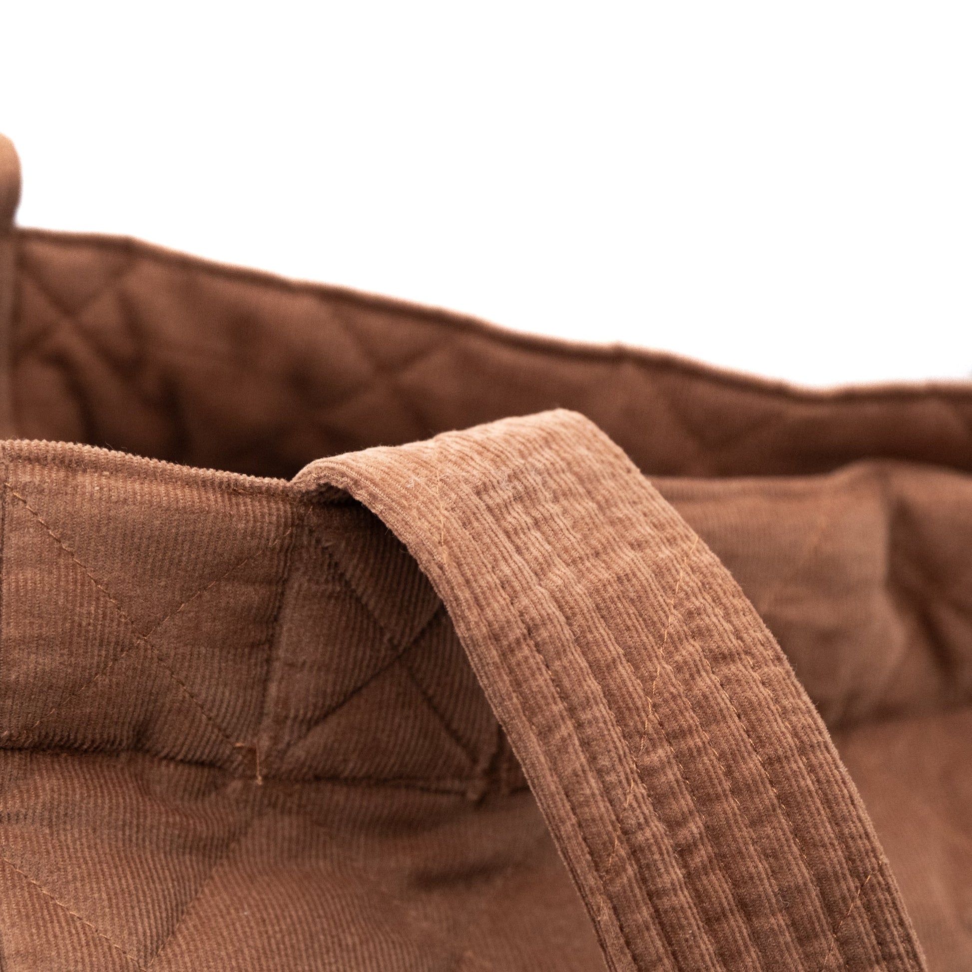 Quiltet Kristin veske baby kordfløyel karamell - PREG Interiør