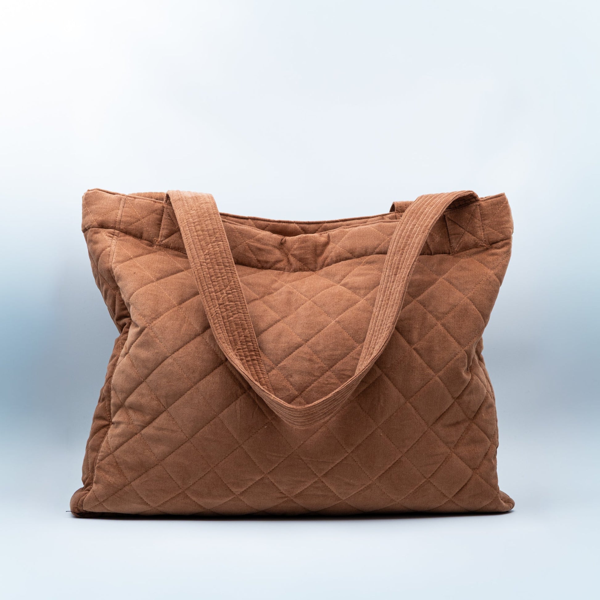 Quiltet Kristin veske baby kordfløyel karamell - PREG Interiør