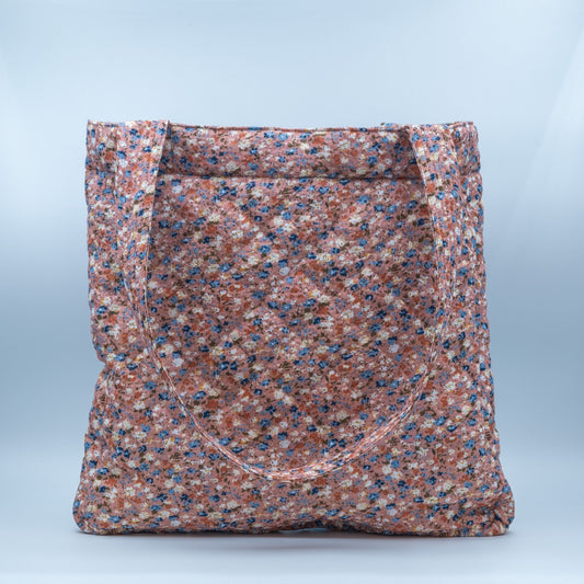 Quiltet Solveig-veske gammelrosa med blomster - PREG Interiør