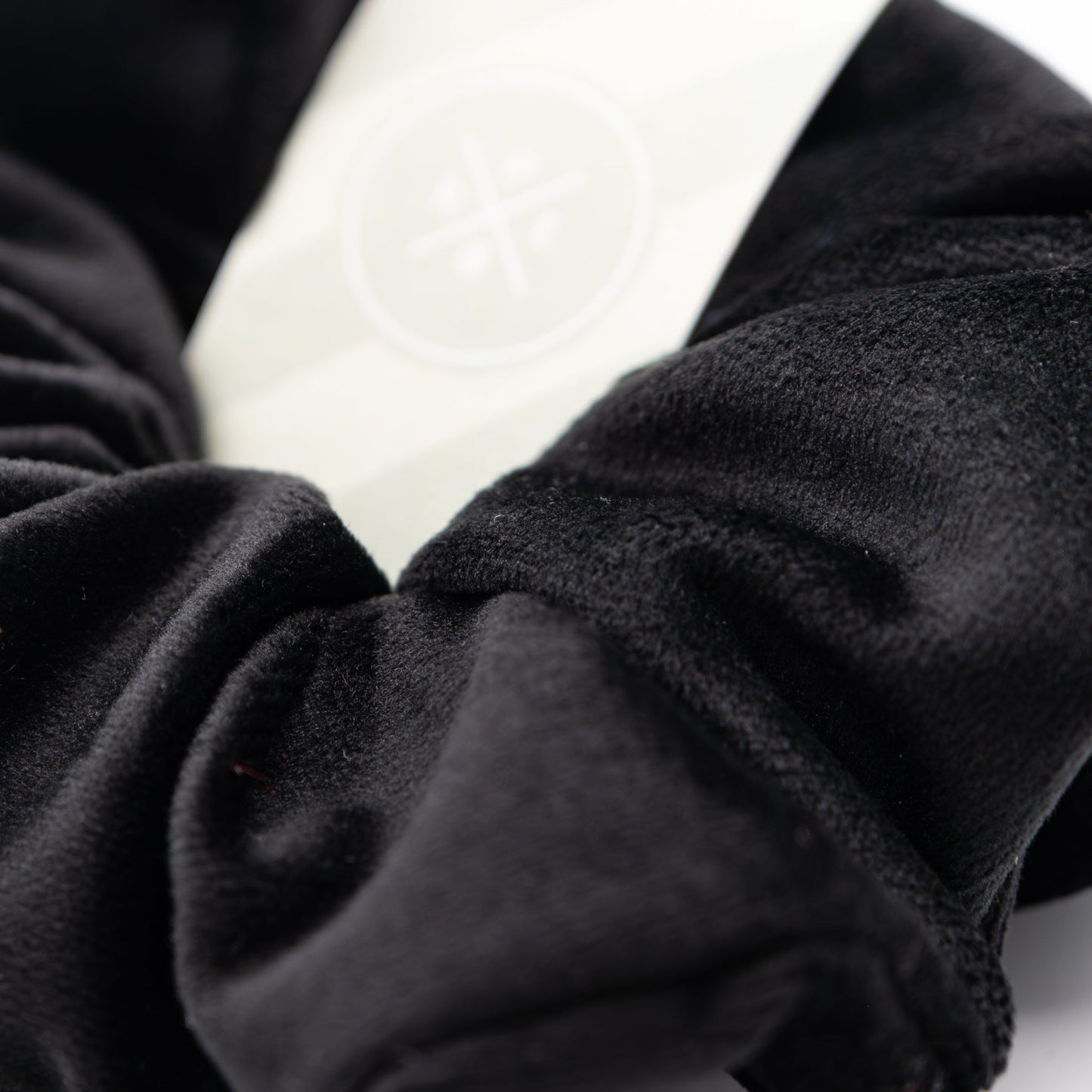 Scrunchie velour sort - PREG Interiør